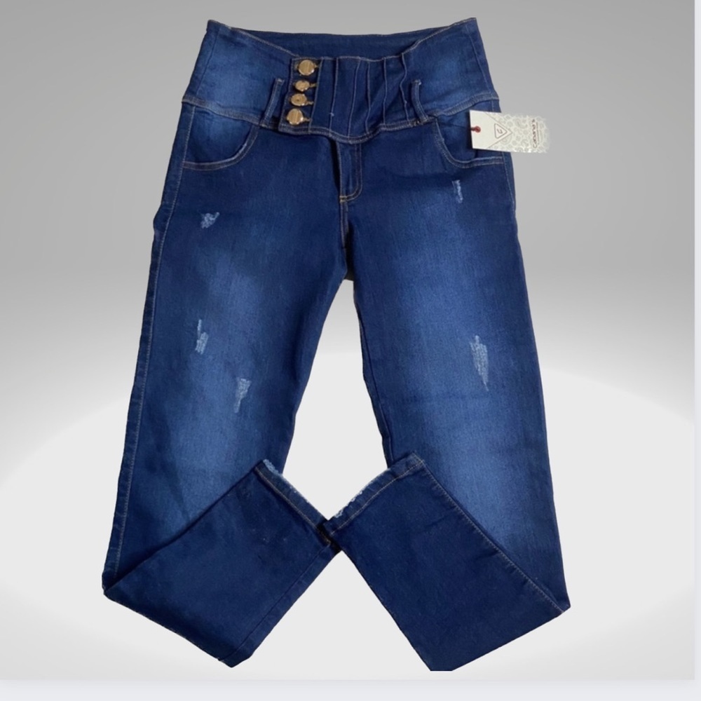 Premium denim CABANA’S Colombian jeans.